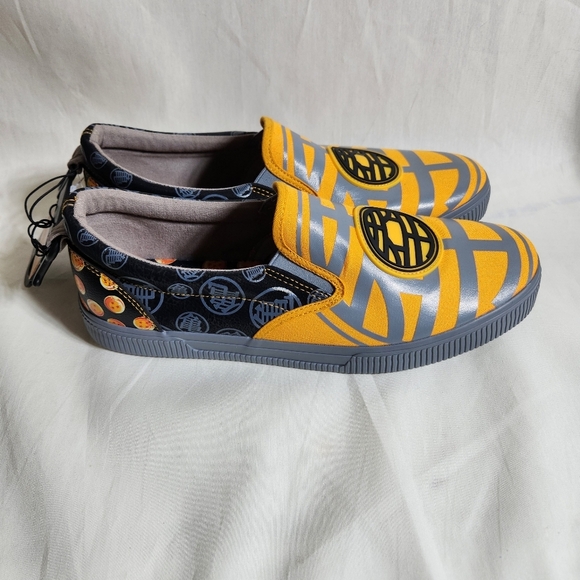 Dragon Ball Z Themed Mens Sneakers Size 11. Slip On - Picture 2 of 6